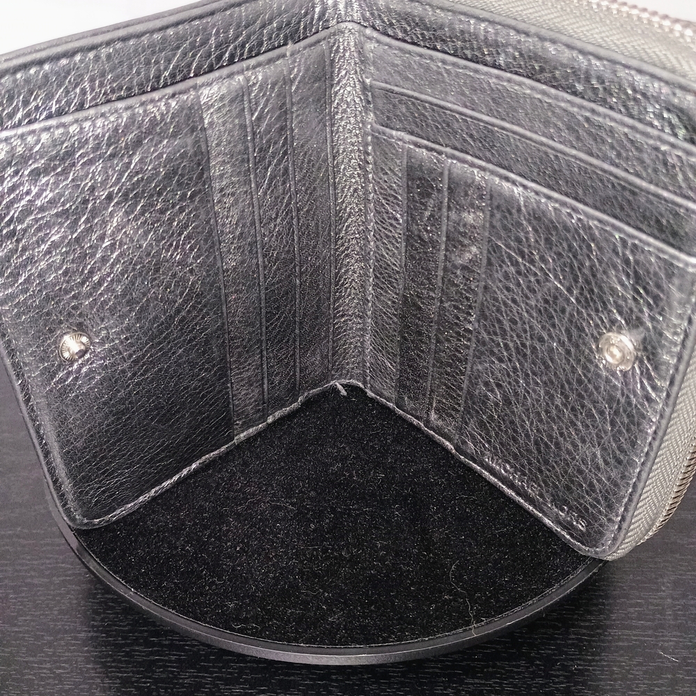 Michael Kors Silver Wallet - Picture 3 of 4